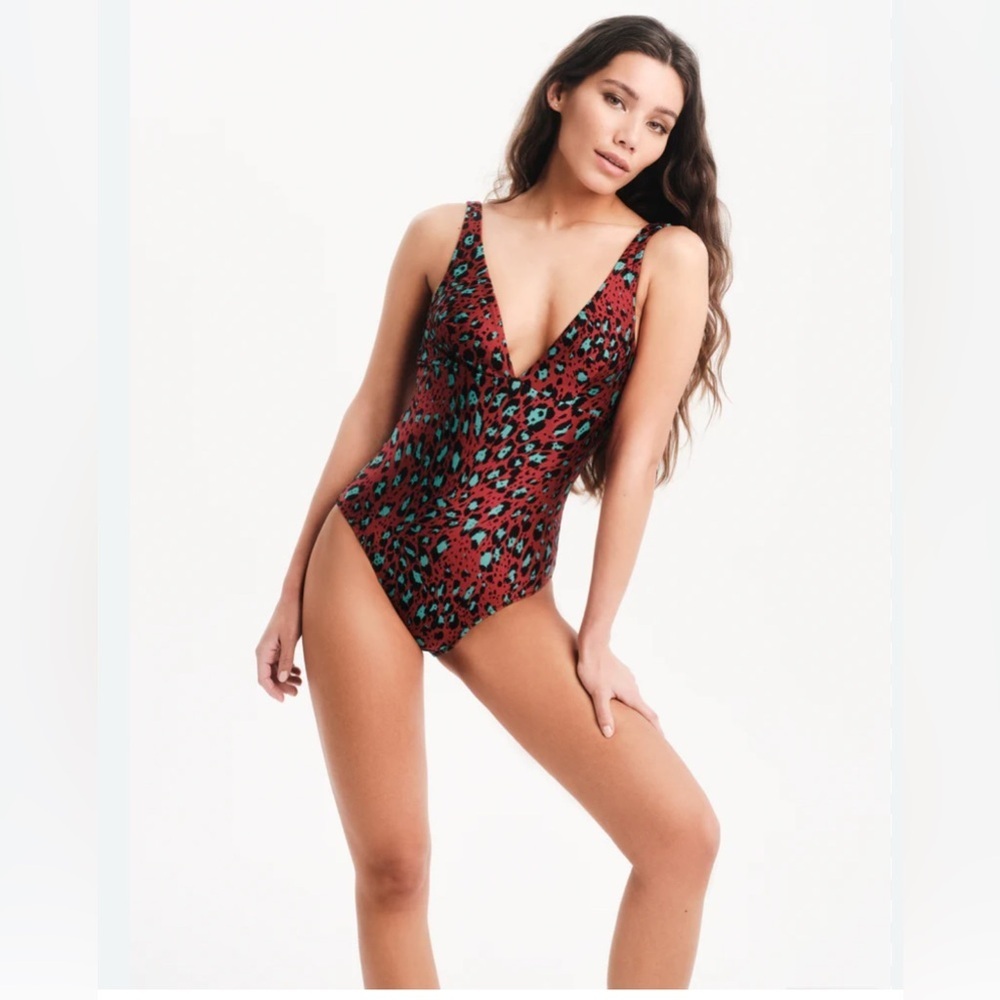 Maa Boo Red Animal Print Dome One Piece Tummy Control Swimsuit Size Small x1270